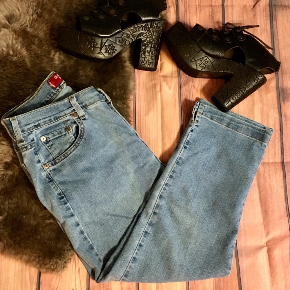 EUC Levi’s Classic Size 14 Slim Stretch Jean Capri